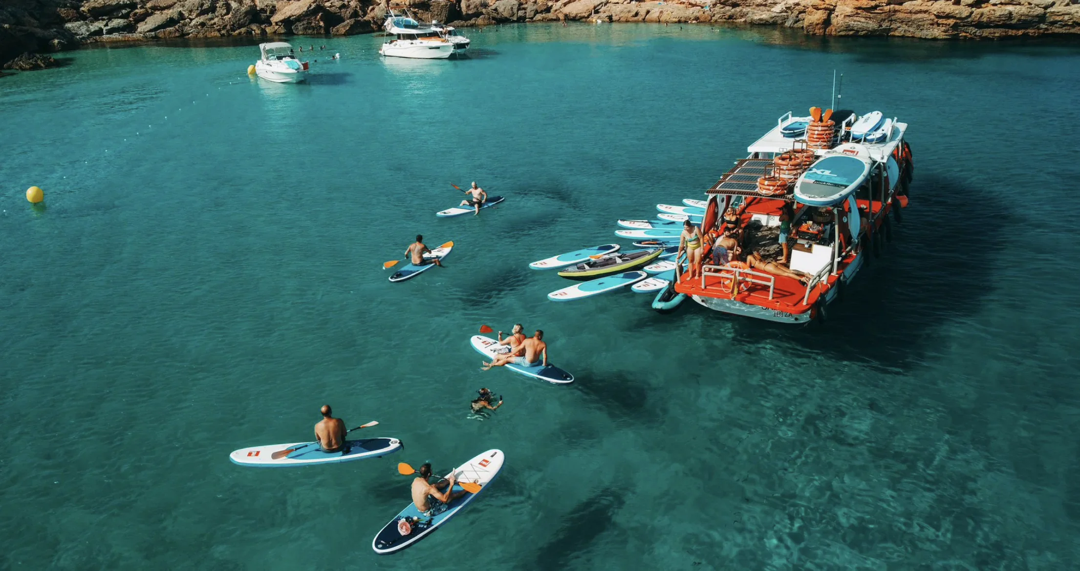 Bebidas servidas en charter Salvador Ibiza