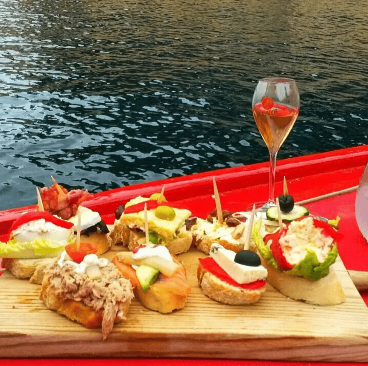 Detalle de tapas servidas en Salvador Ibiza